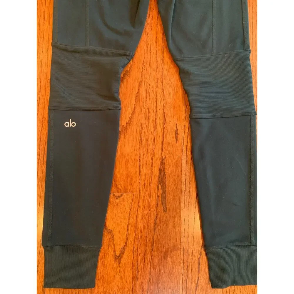 Alo Yoga Moto Ribbed  Knee Leggings | Forrest Green | XS